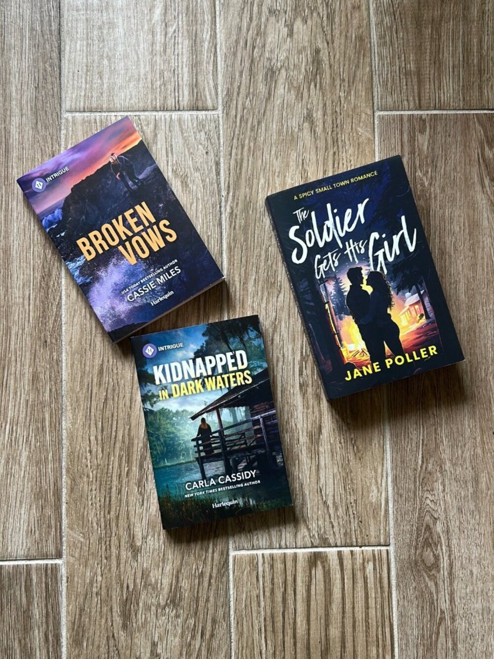 Lot of 3 books Intrigue Romance